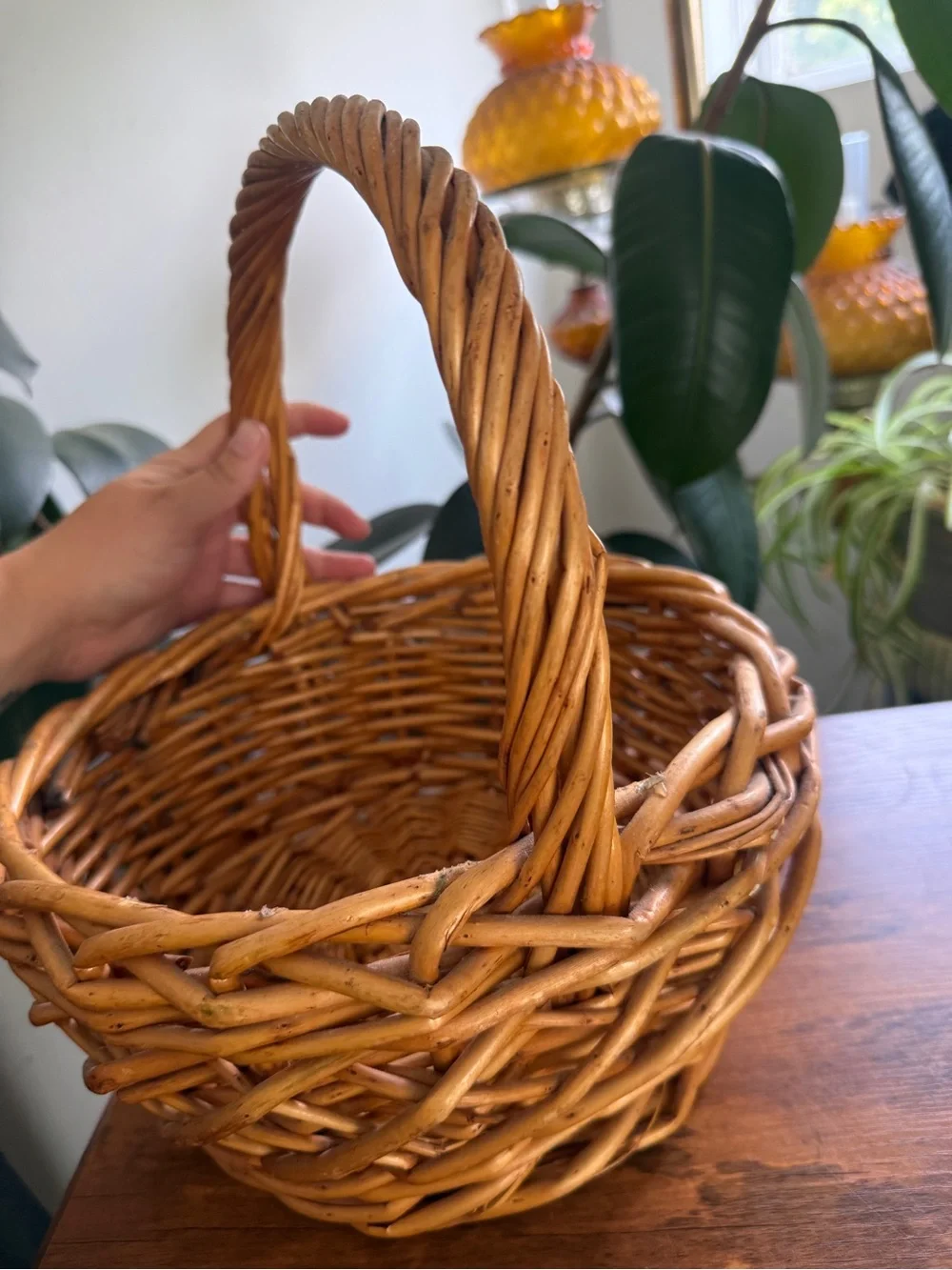 Woven Willow Basket with Handle - Natural Brown